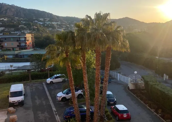 Location 2 Pieces A Agay Апартаменты Сен-Рафаэль